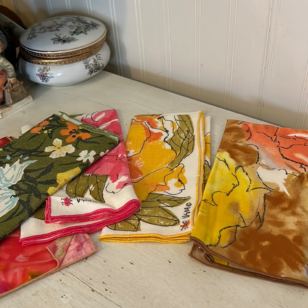 Lot 5 Vintage MCM Vera Neumann & unmarked napkins